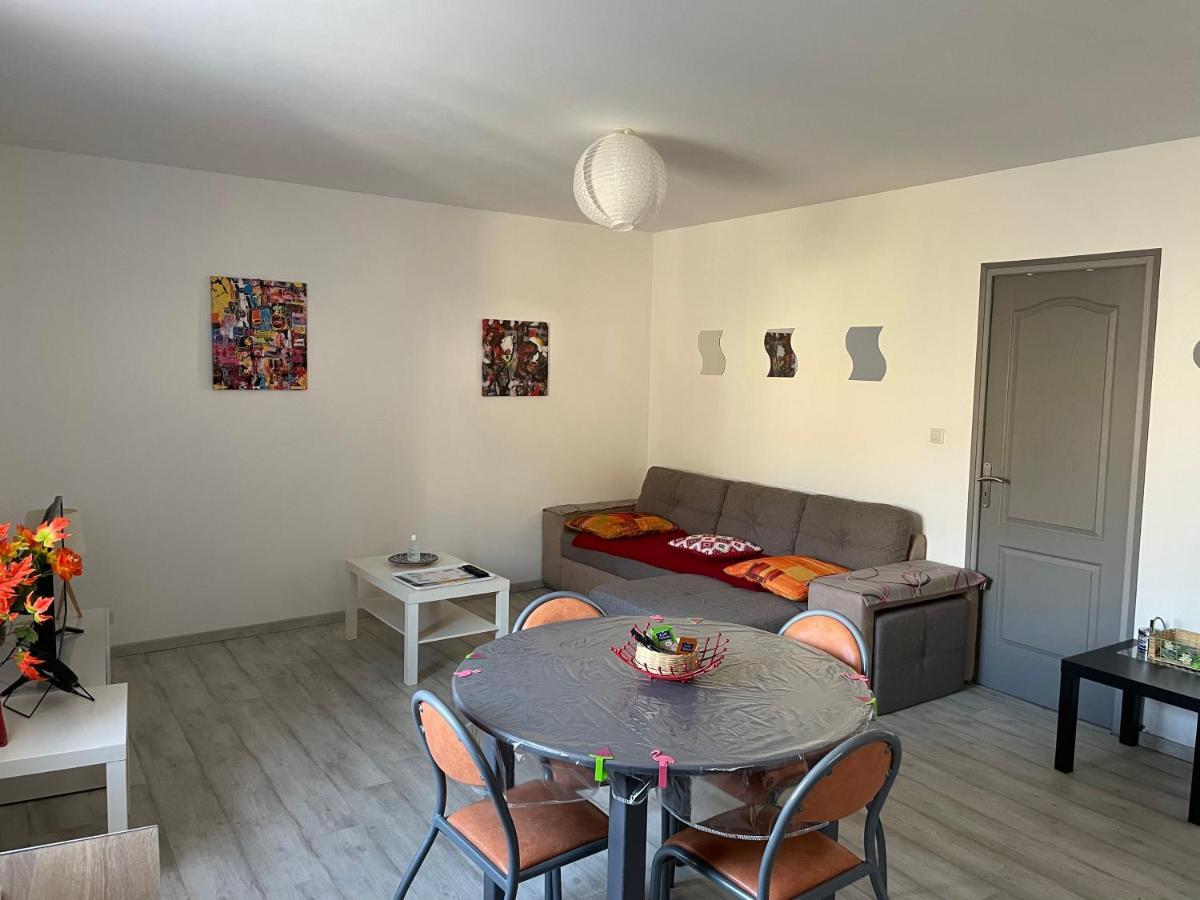 La Desirade Apartment Catllar Bagian luar foto