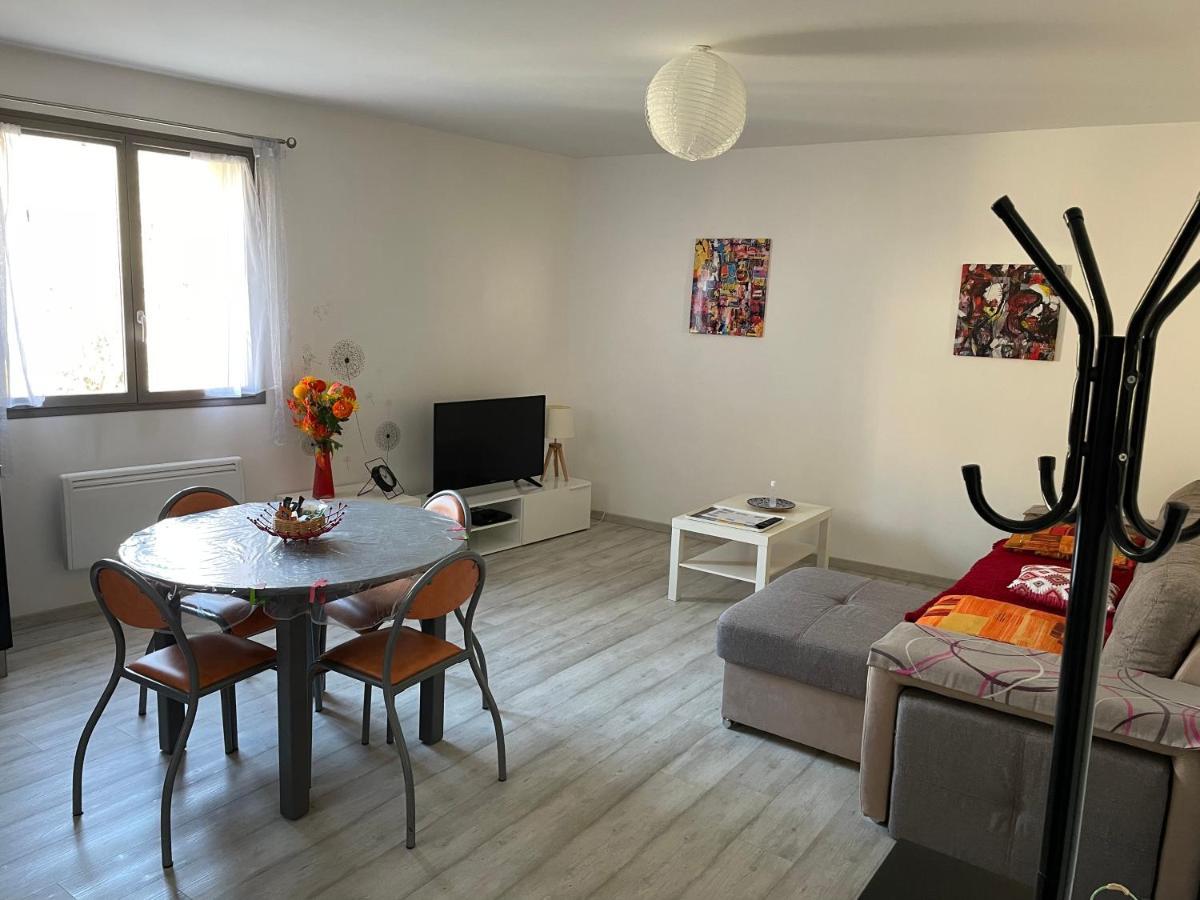 La Desirade Apartment Catllar Bagian luar foto